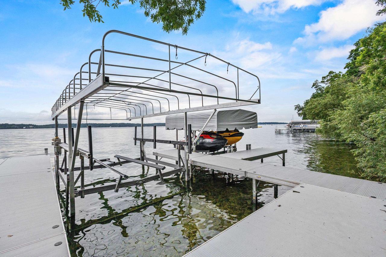 W2250 Oakwood Avenue