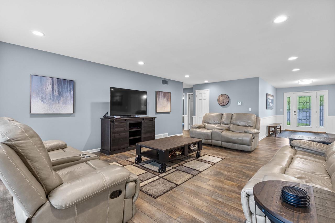 W2250 Oakwood Avenue