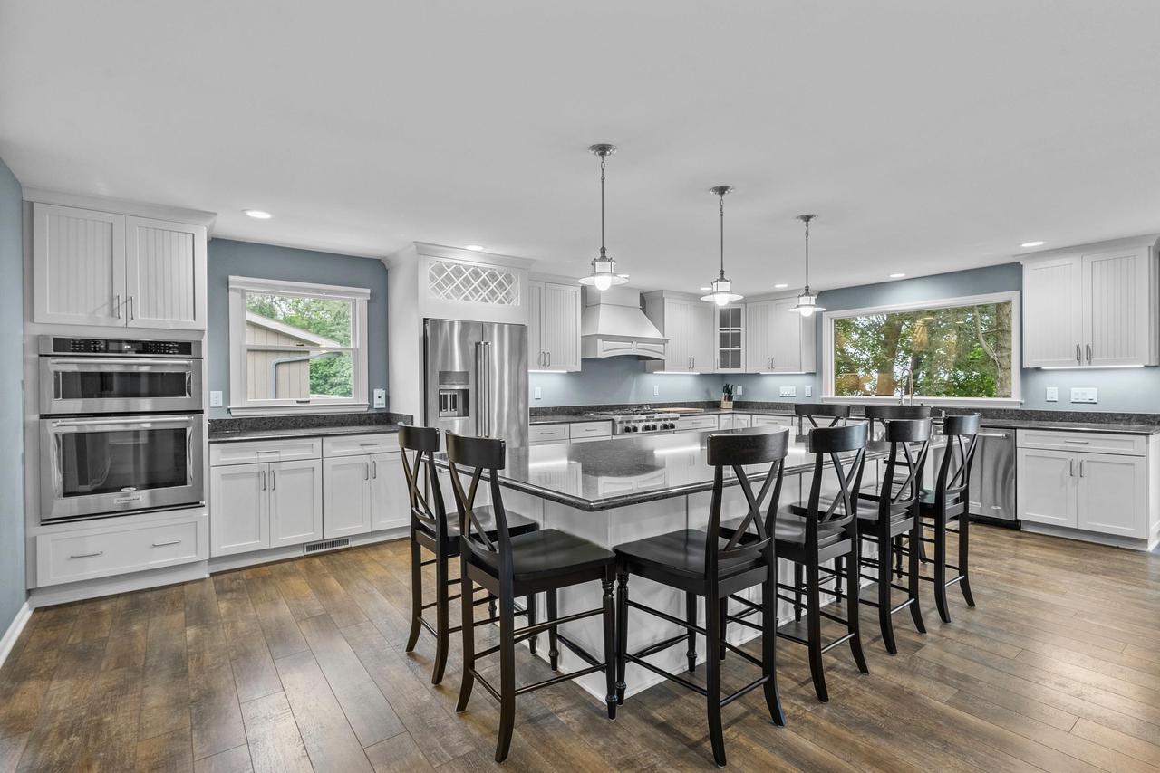 W2250 Oakwood Avenue