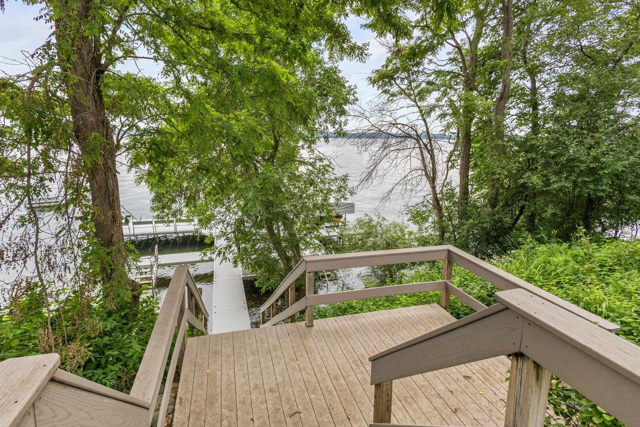 W2250 Oakwood Avenue