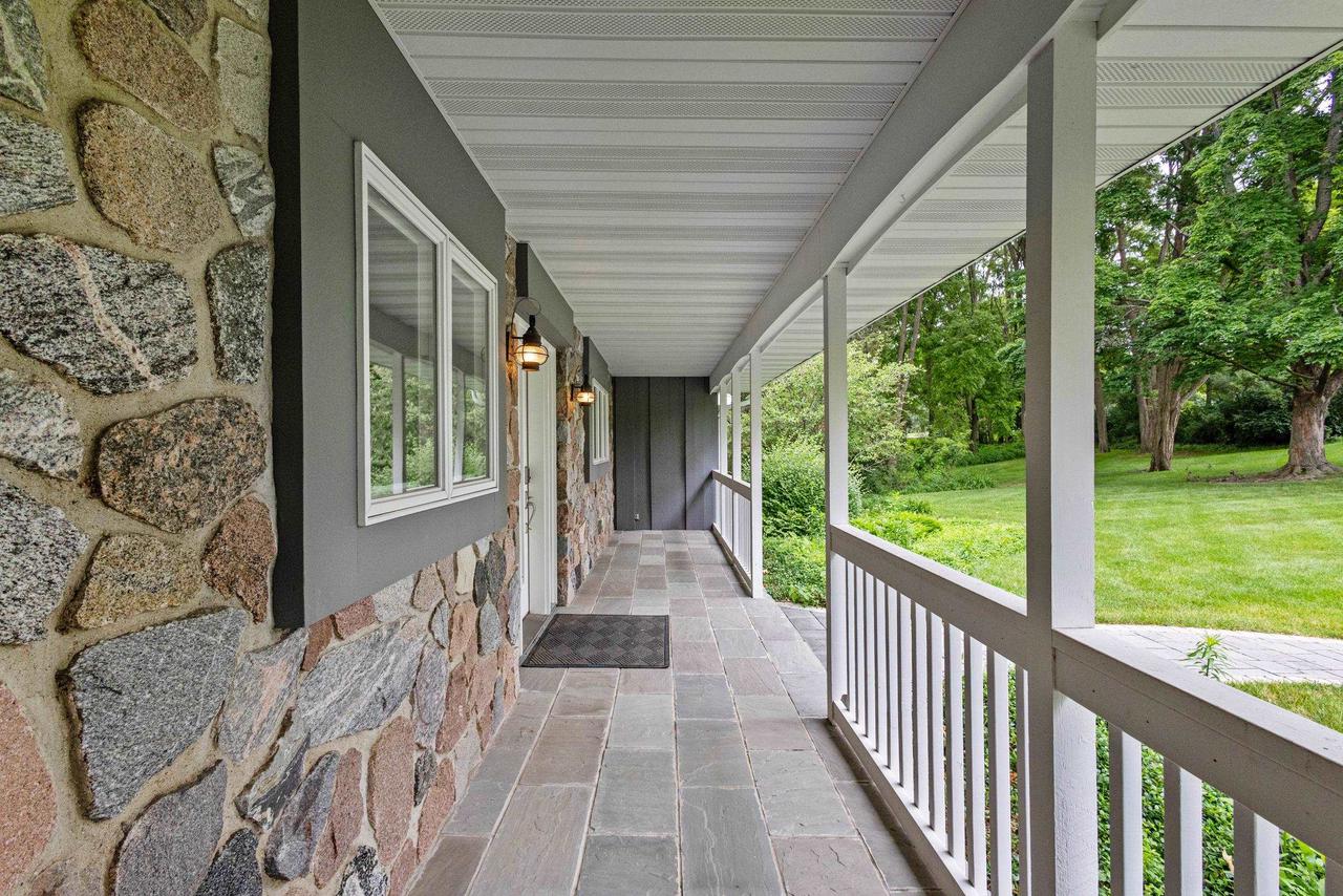 W2250 Oakwood Avenue