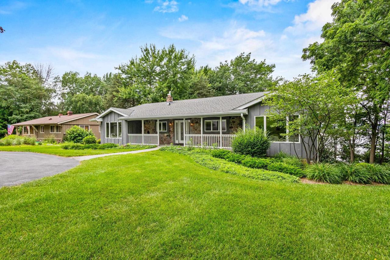 W2250 Oakwood Avenue