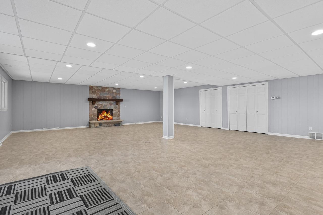 W2250 Oakwood Avenue