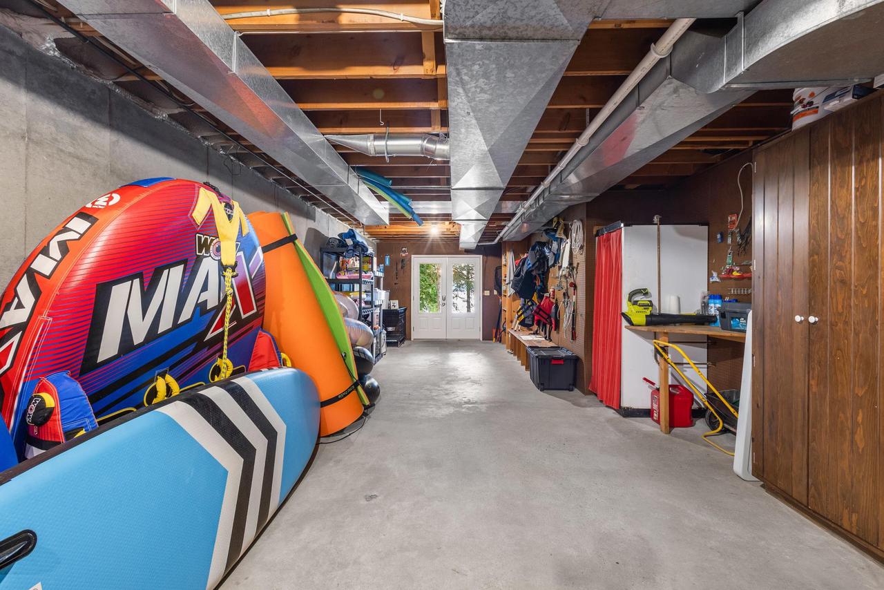 W2250 Oakwood Avenue