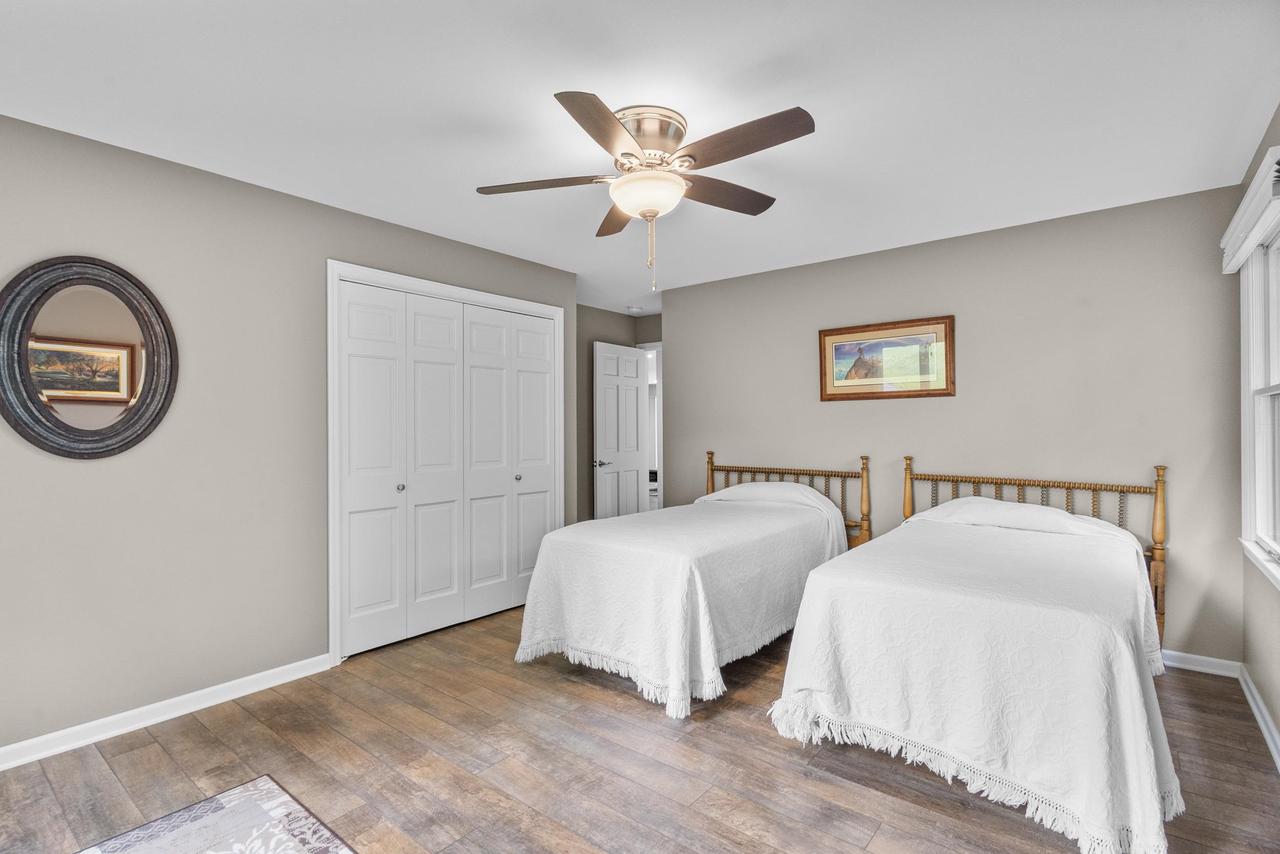 W2250 Oakwood Avenue