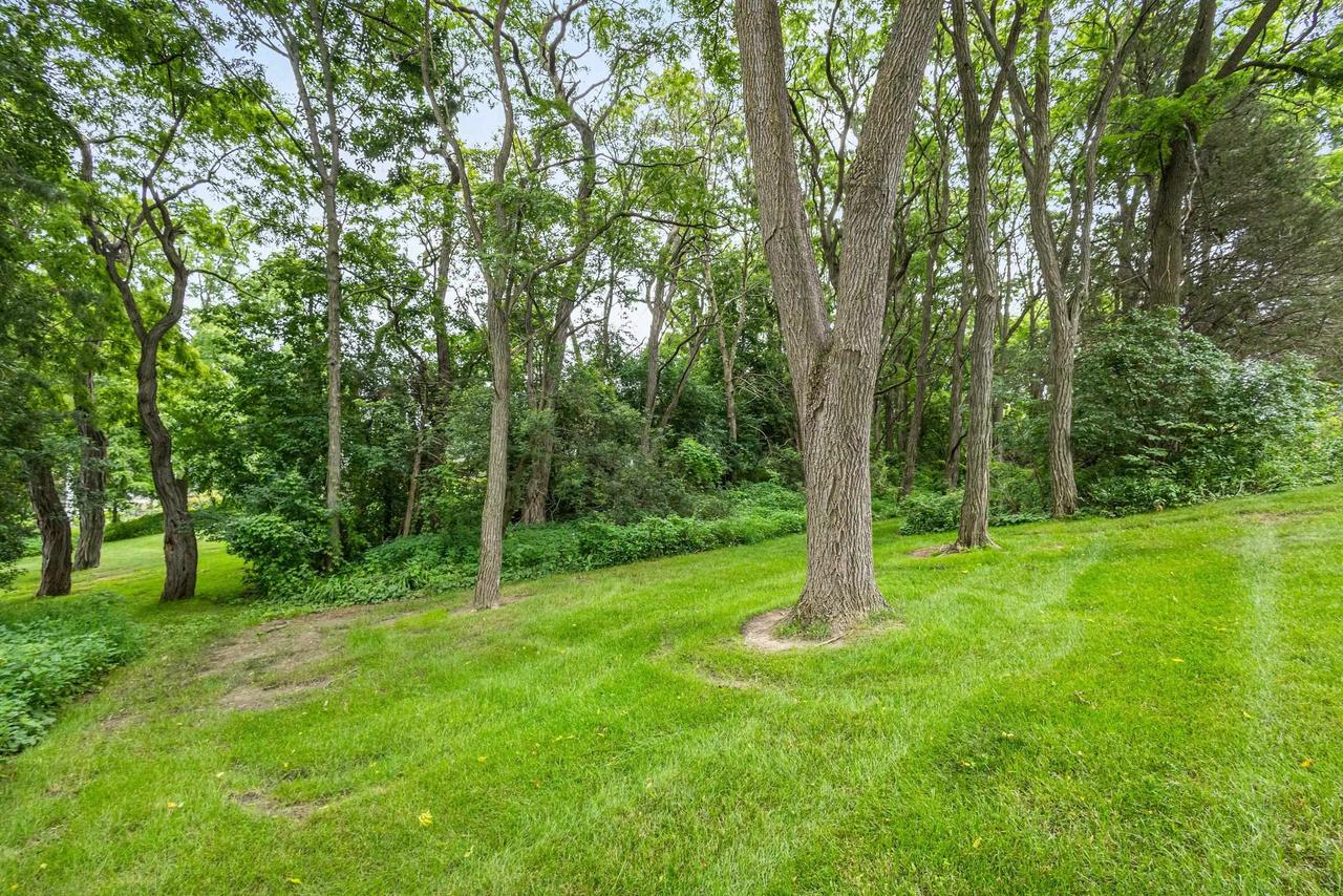 W2250 Oakwood Avenue