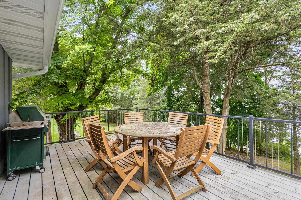 W2250 Oakwood Avenue