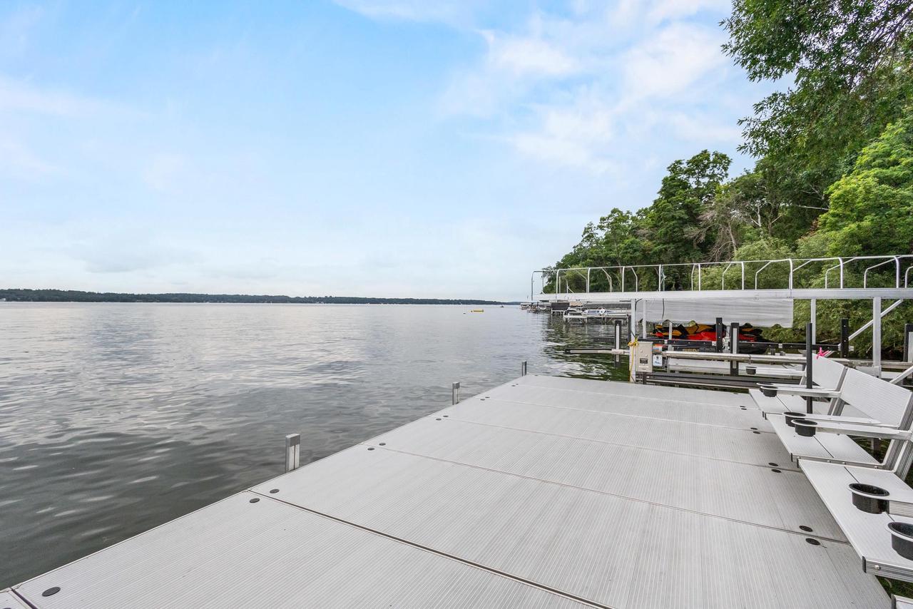 W2250 Oakwood Avenue