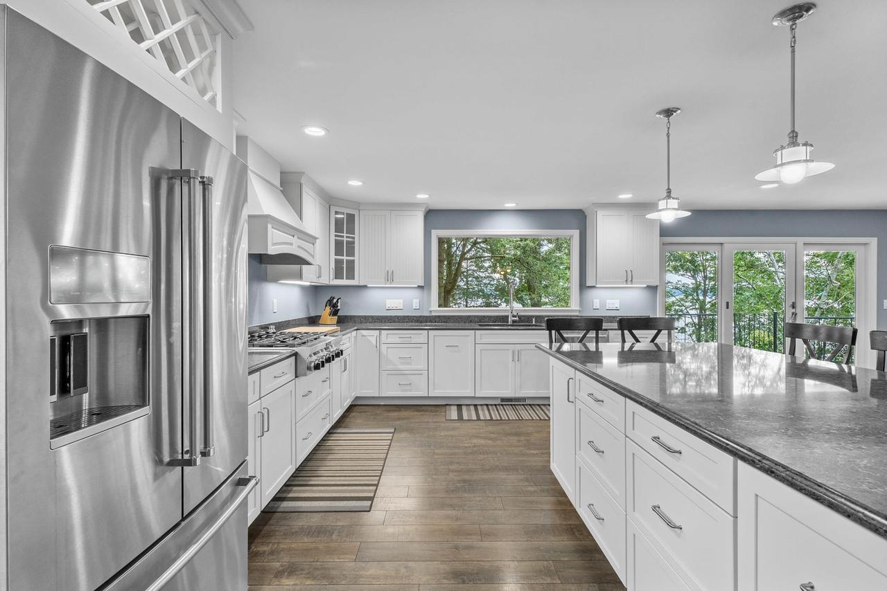 W2250 Oakwood Avenue