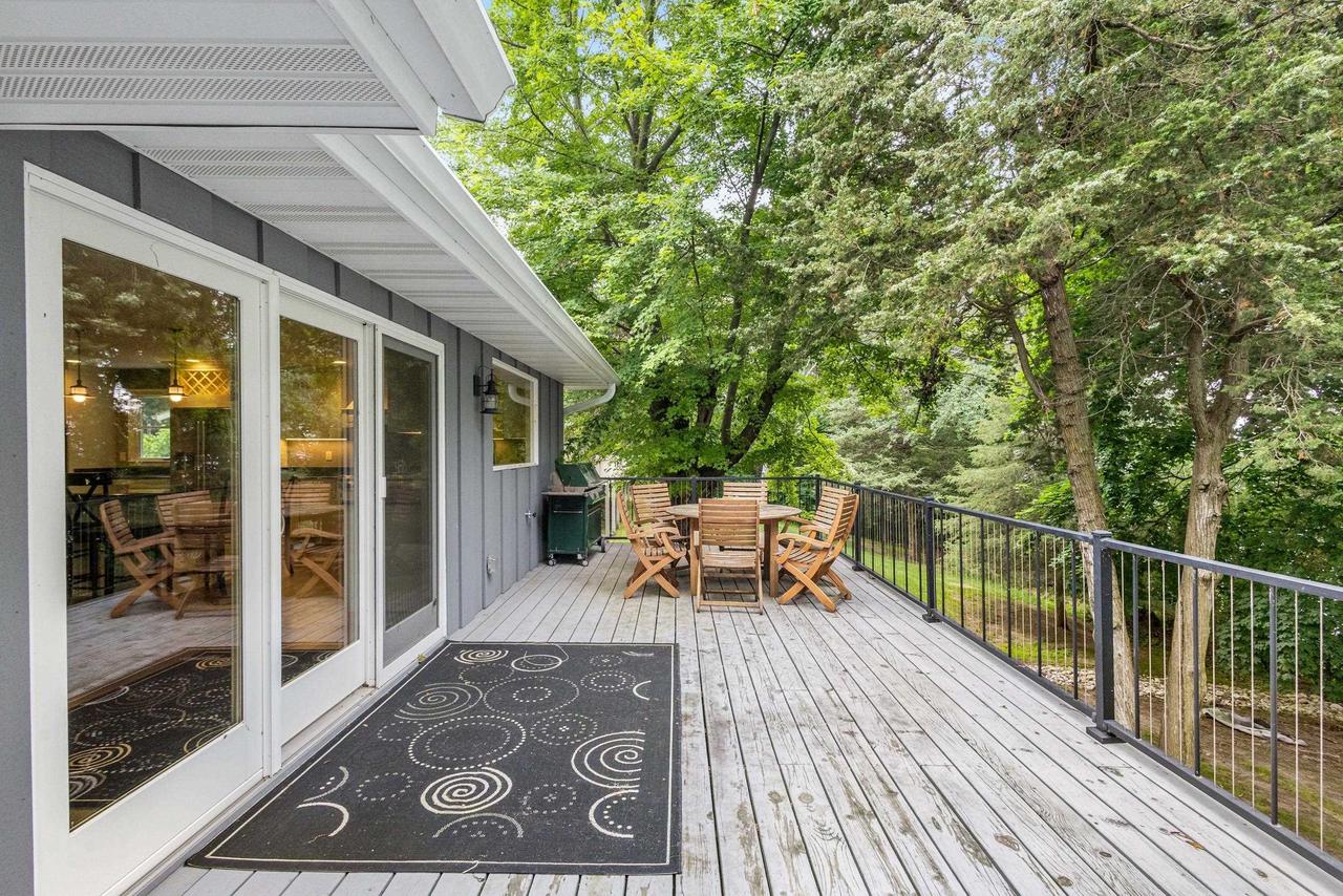 W2250 Oakwood Avenue