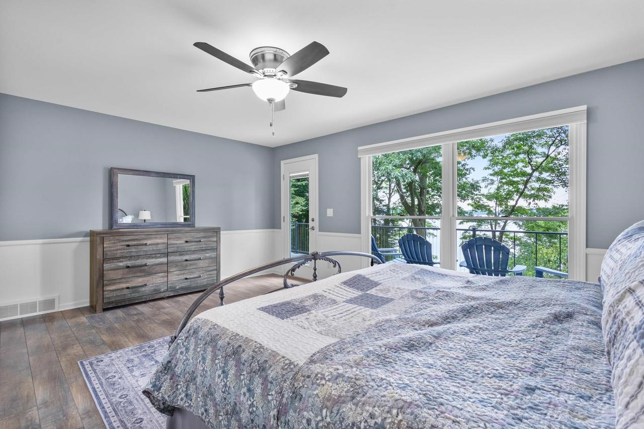 W2250 Oakwood Avenue