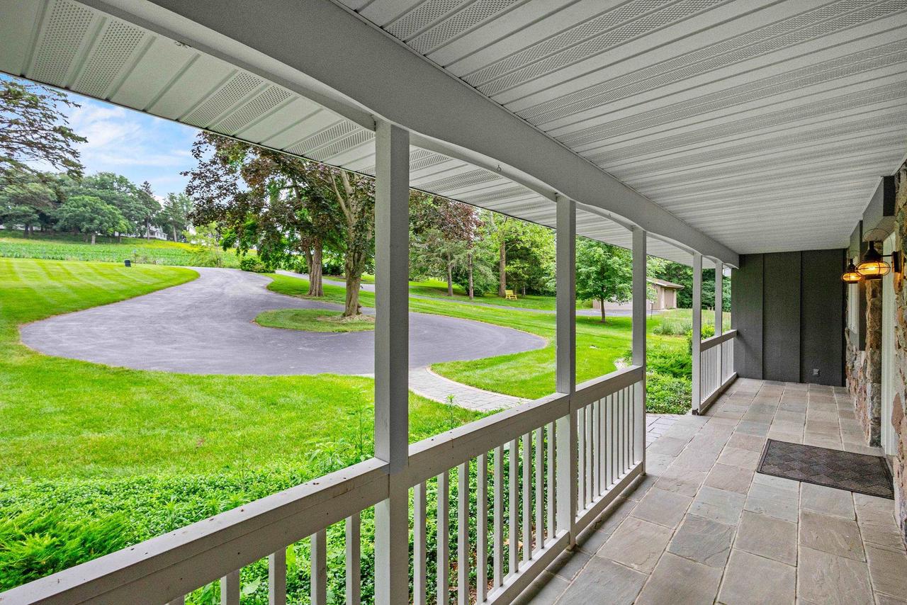 W2250 Oakwood Avenue