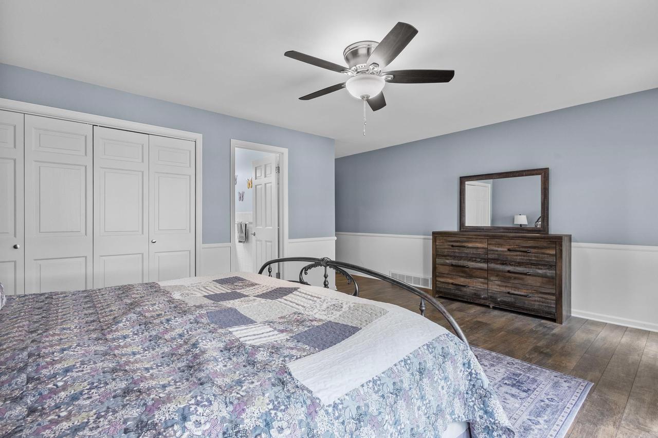 W2250 Oakwood Avenue