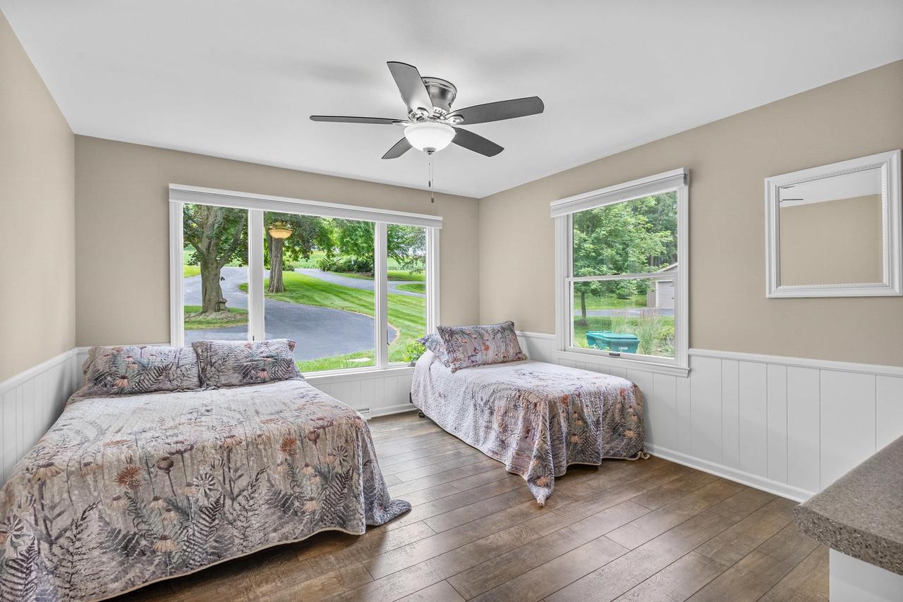 W2250 Oakwood Avenue