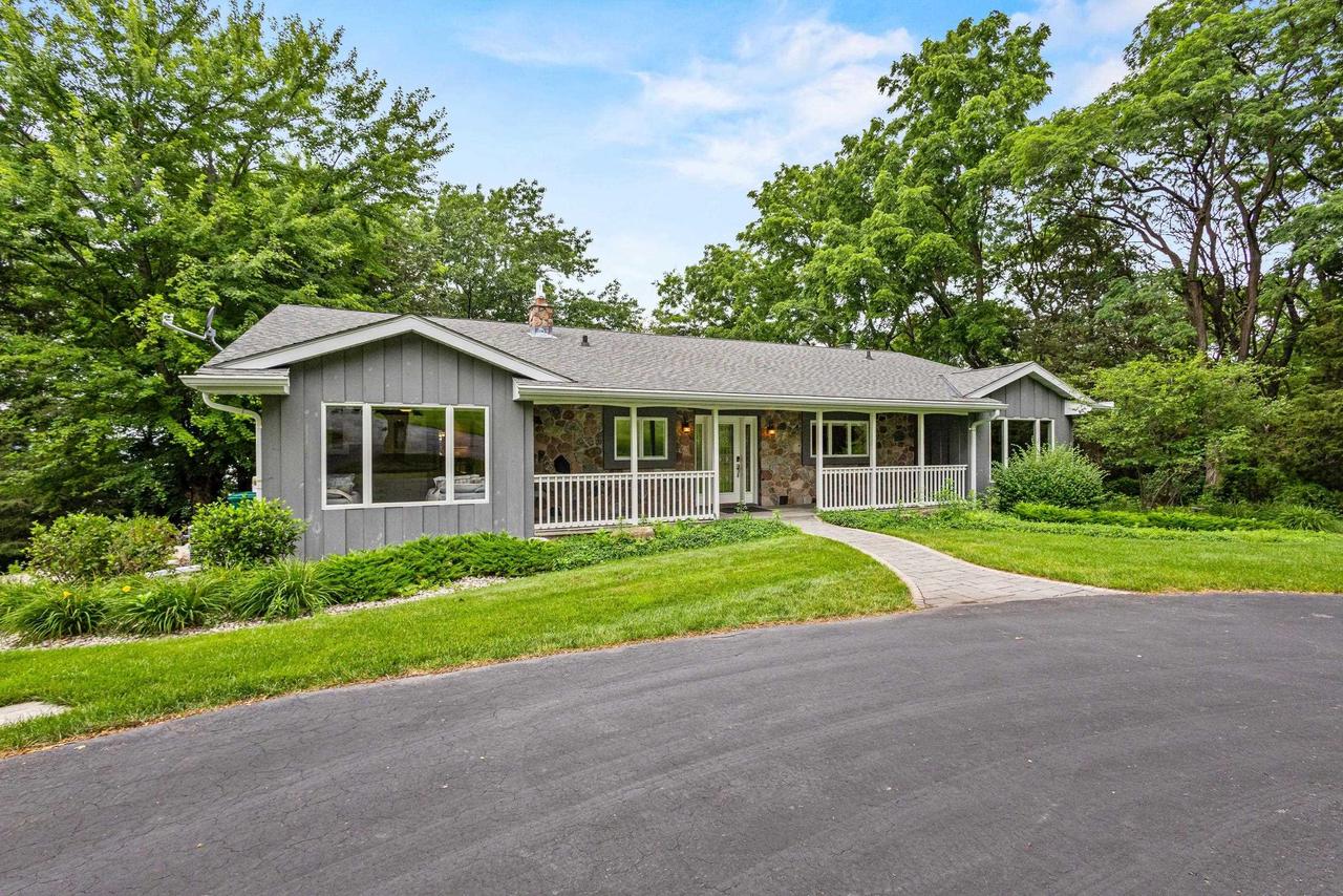 W2250 Oakwood Avenue