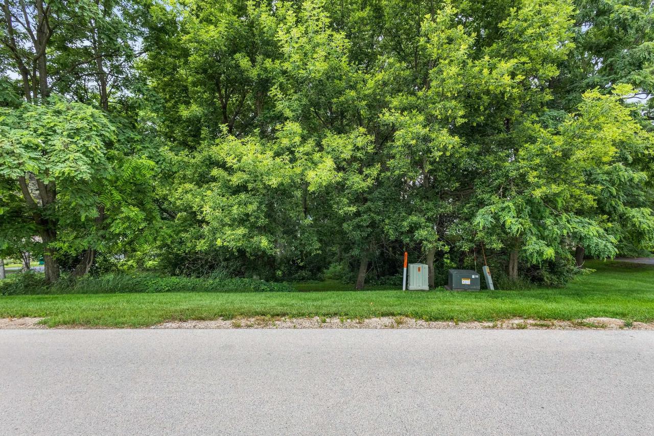 W2250 Oakwood Avenue