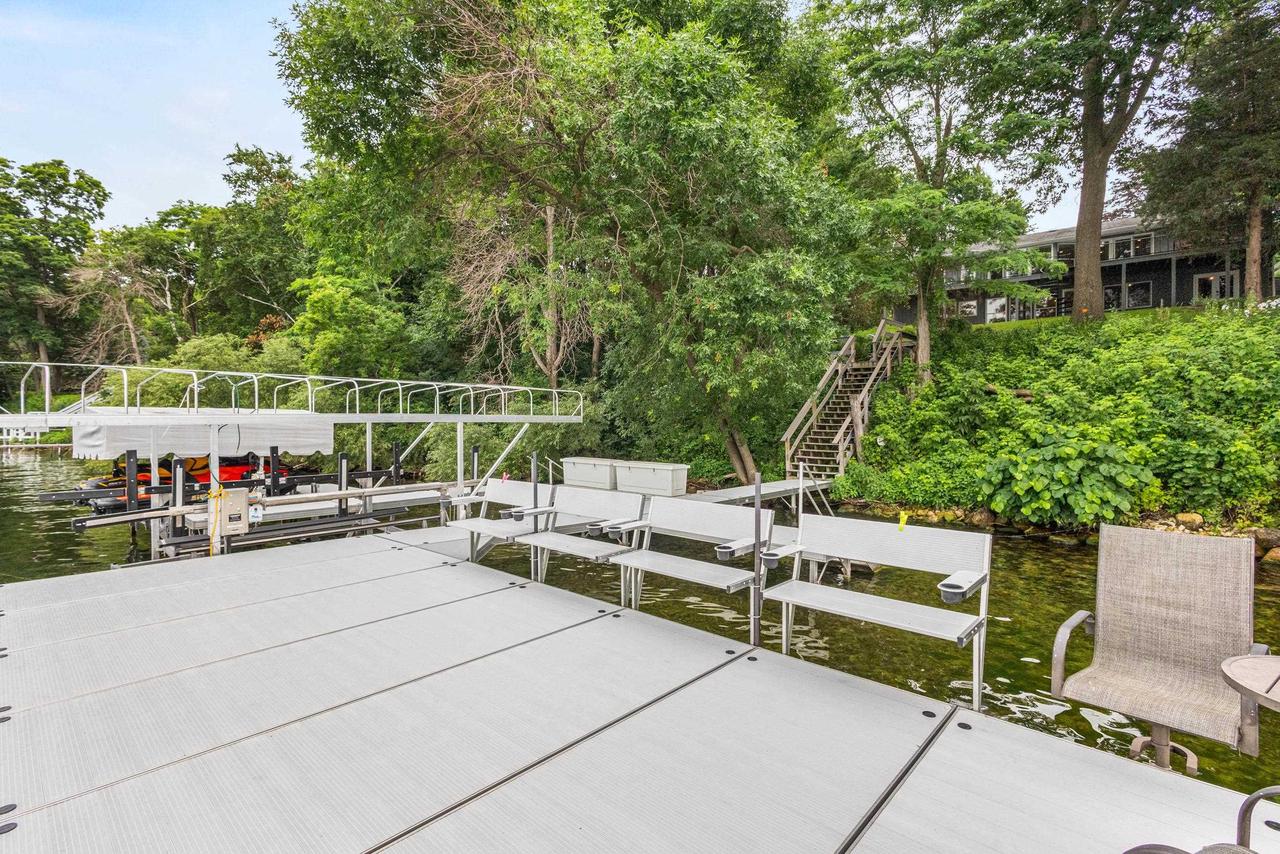 W2250 Oakwood Avenue