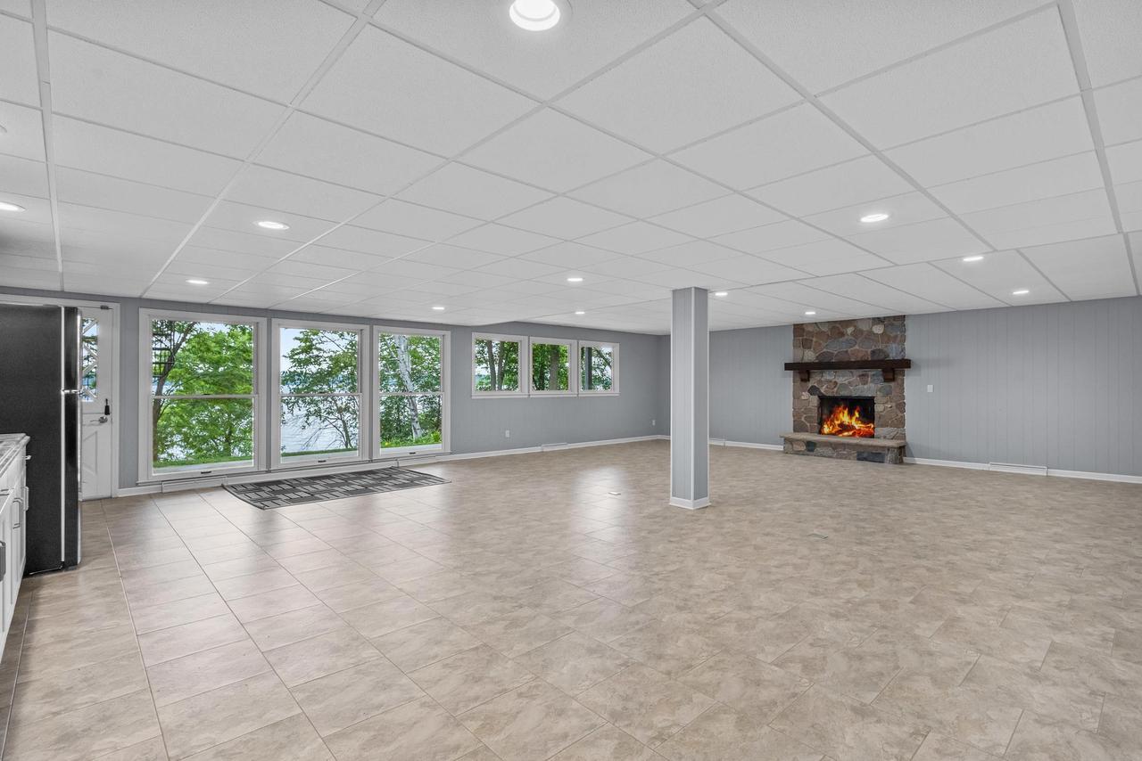 W2250 Oakwood Avenue