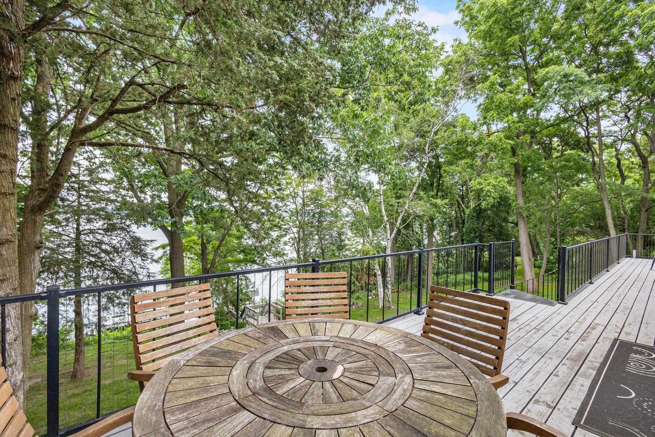 W2250 Oakwood Avenue