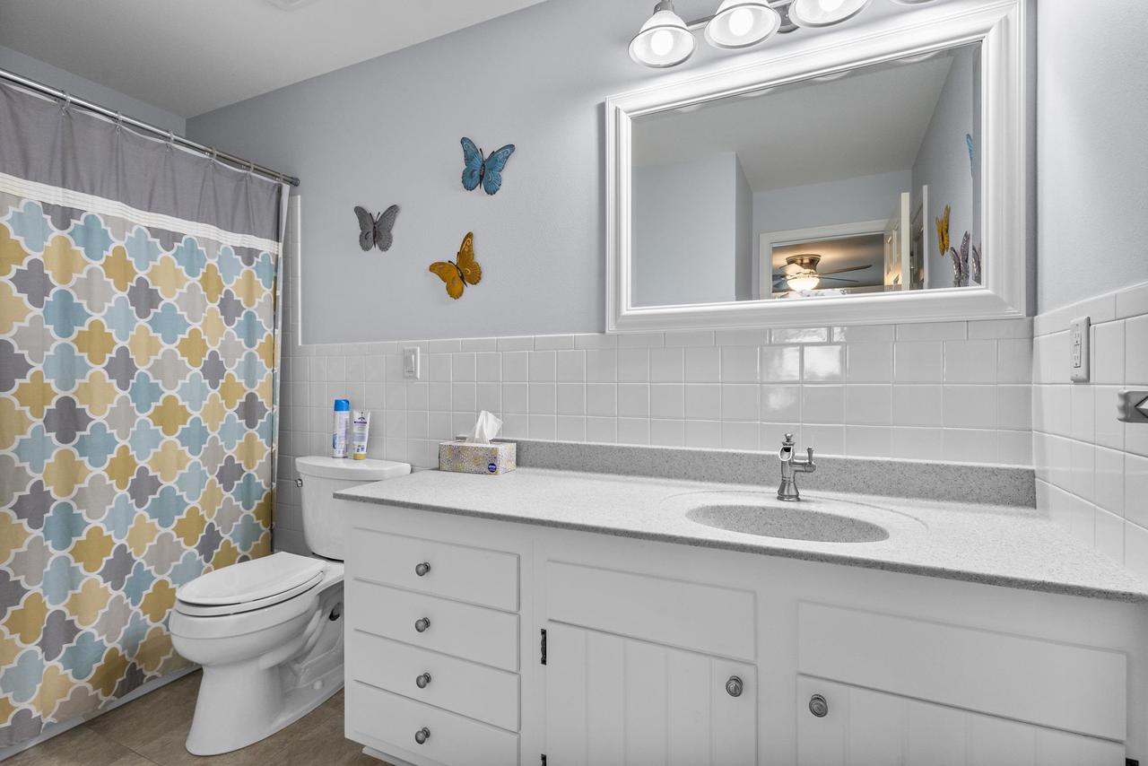 W2250 Oakwood Avenue