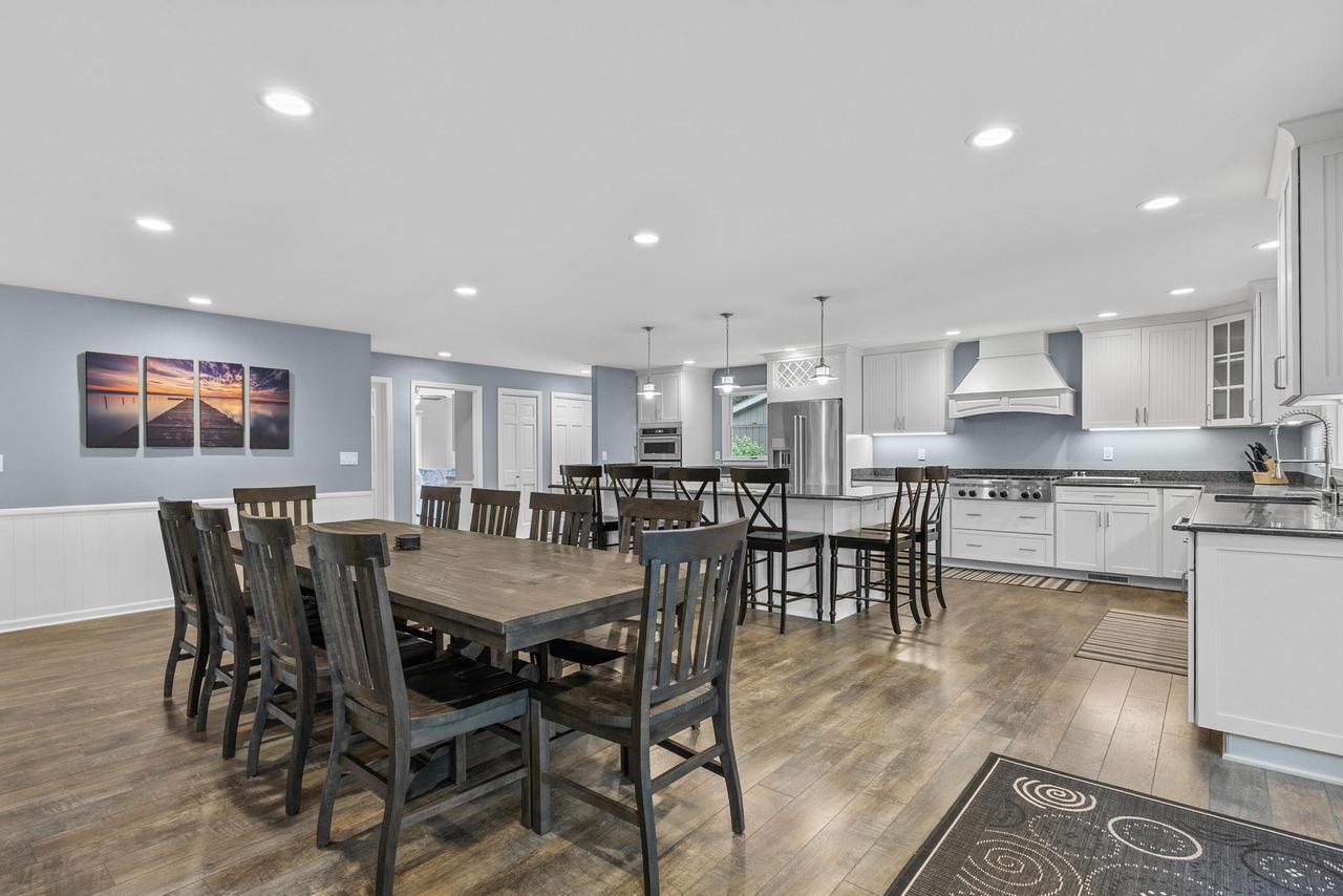 W2250 Oakwood Avenue