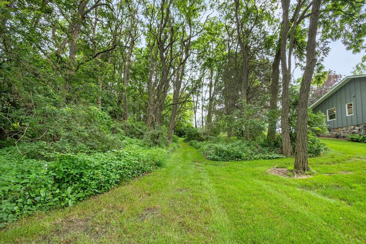 W2250 Oakwood Avenue