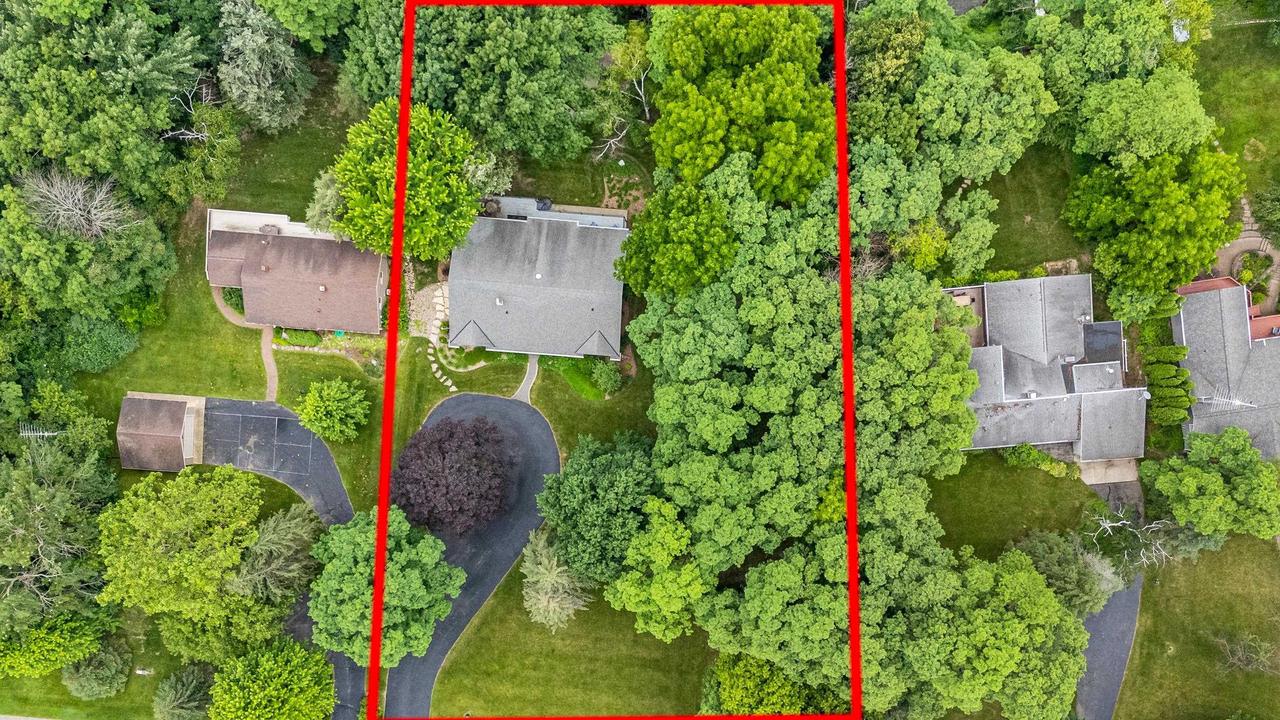 W2250 Oakwood Avenue