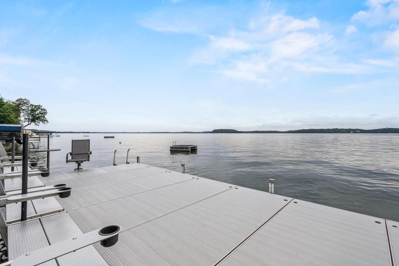 W2250 Oakwood Avenue