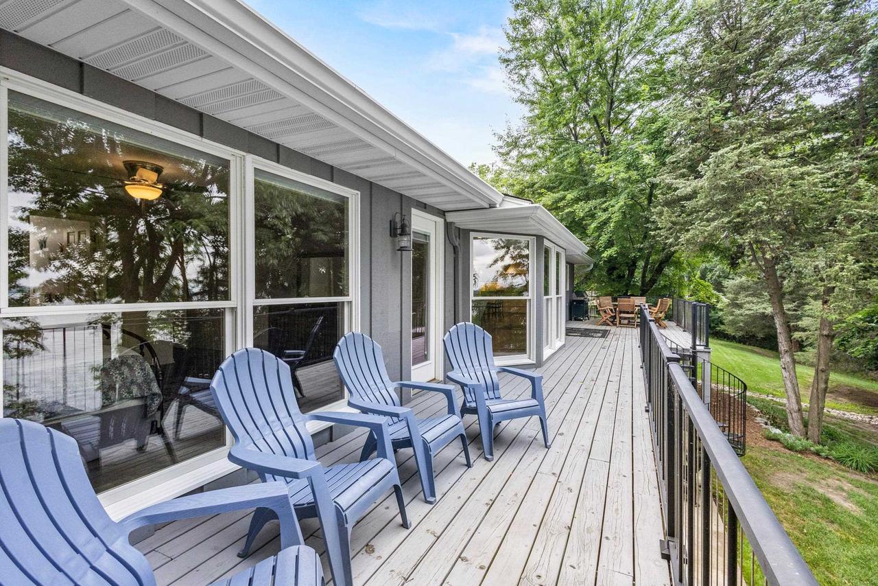 W2250 Oakwood Avenue