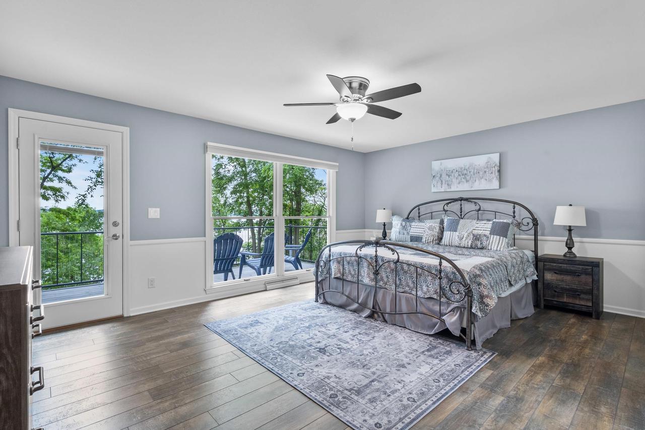 W2250 Oakwood Avenue