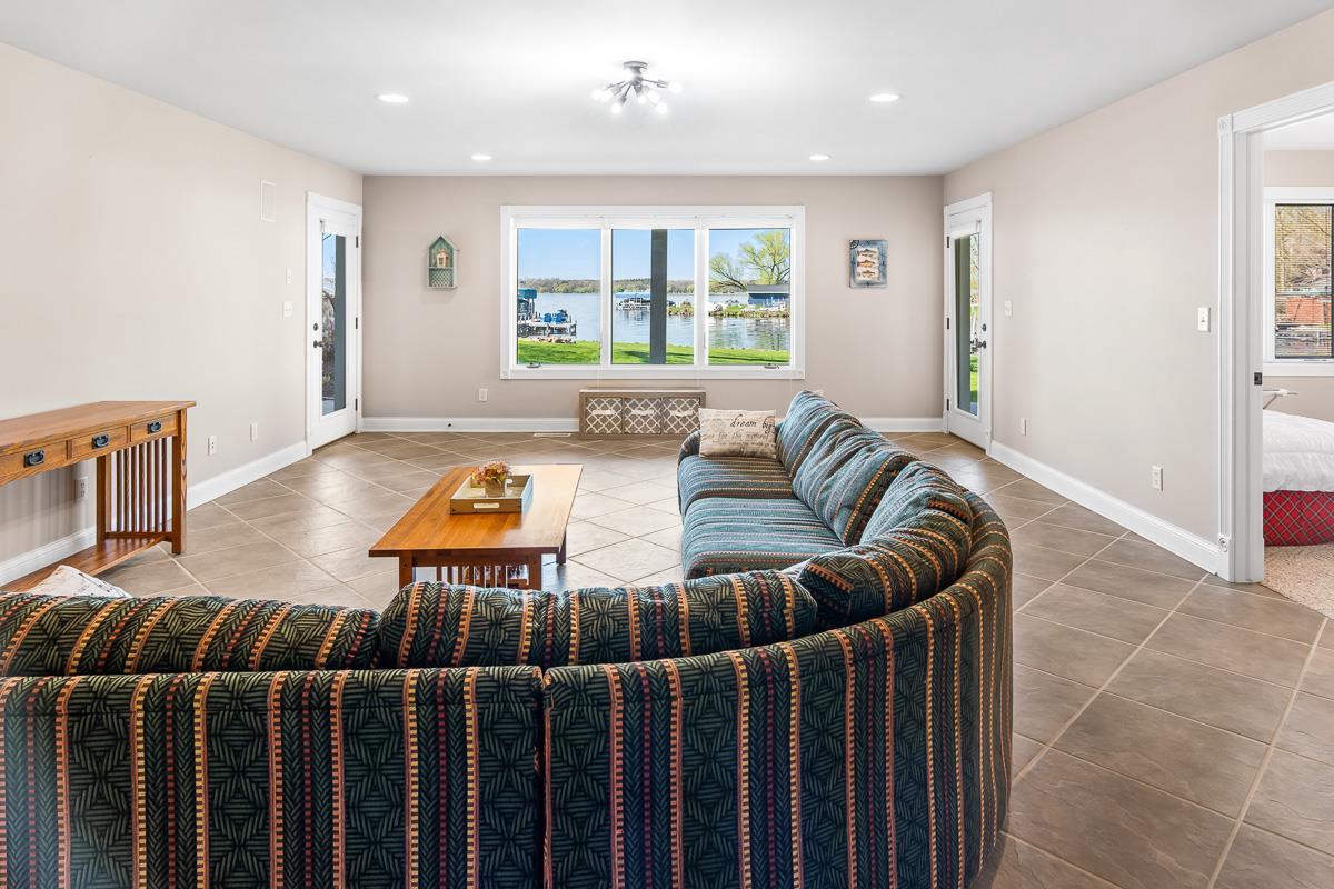 W960 Spring Grove Road