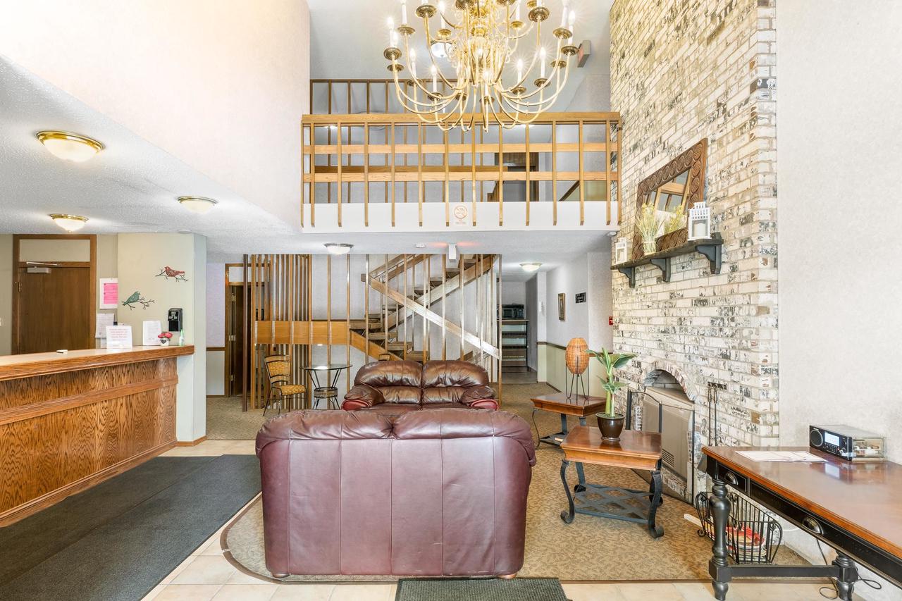 240 East Fond du Lac Street