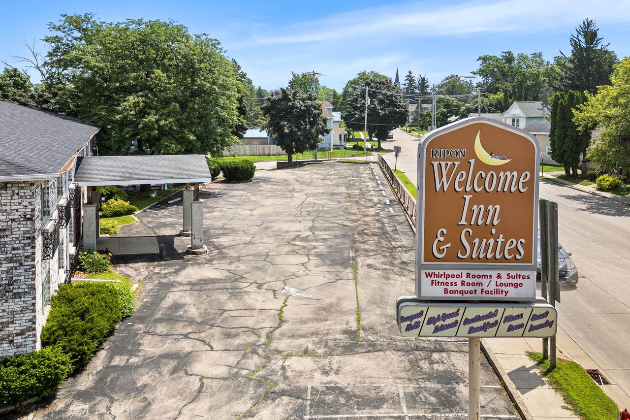 240 East Fond du Lac Street