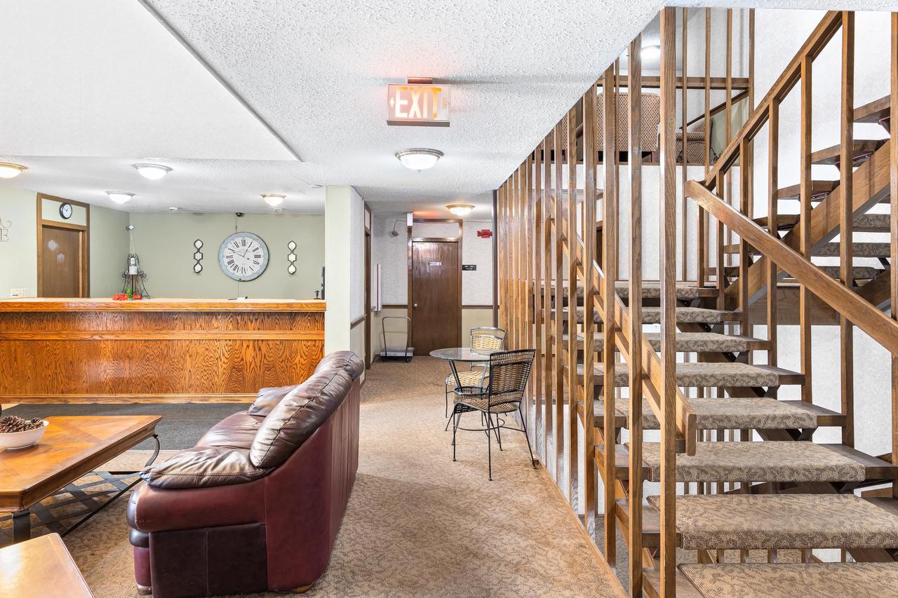 240 East Fond du Lac Street