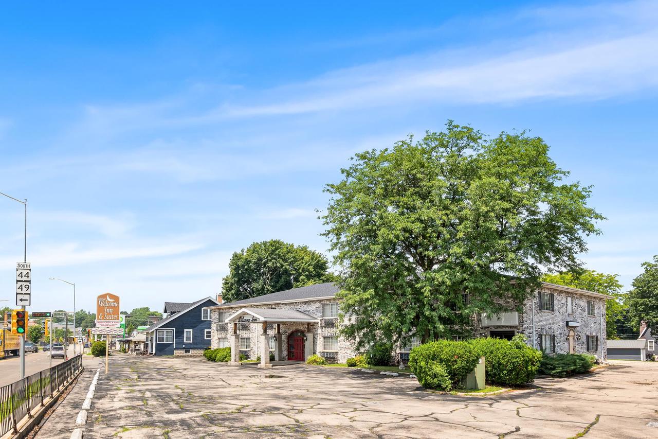 240 East Fond du Lac Street