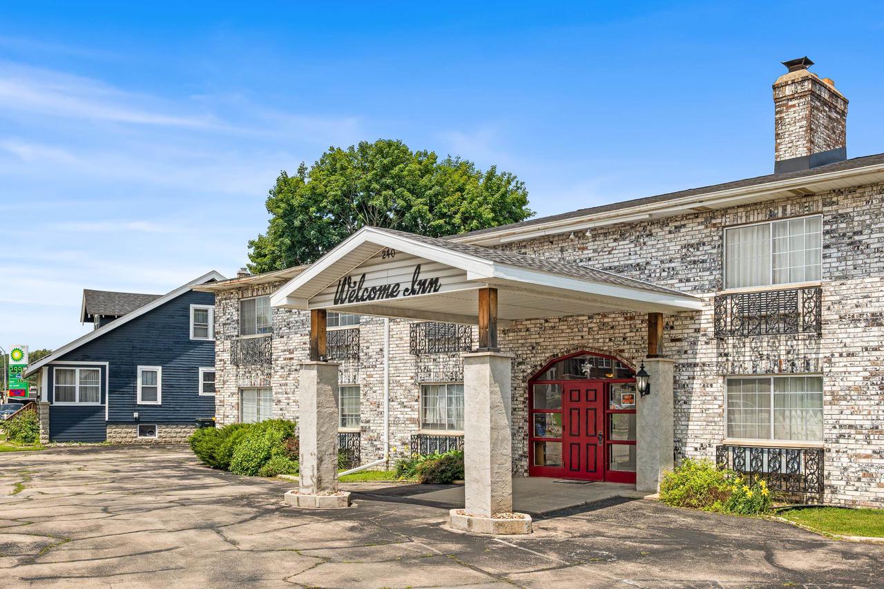 240 East Fond du Lac Street