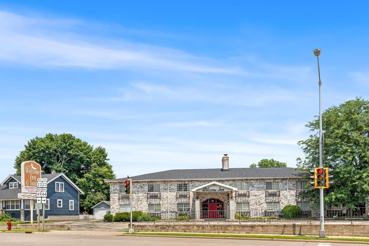 240 East Fond du Lac Street