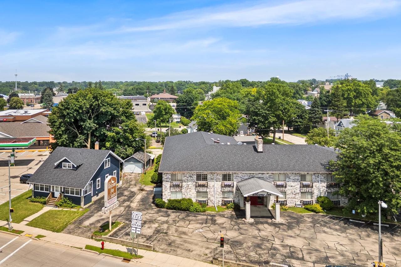 240 East Fond du Lac Street