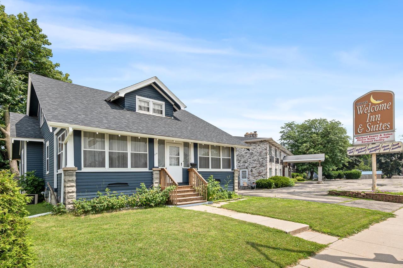 216 East Fond du Lac Street