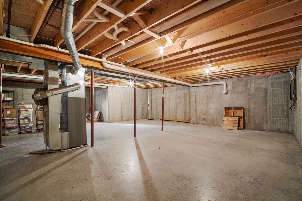 N6009 Heritage Drive 12