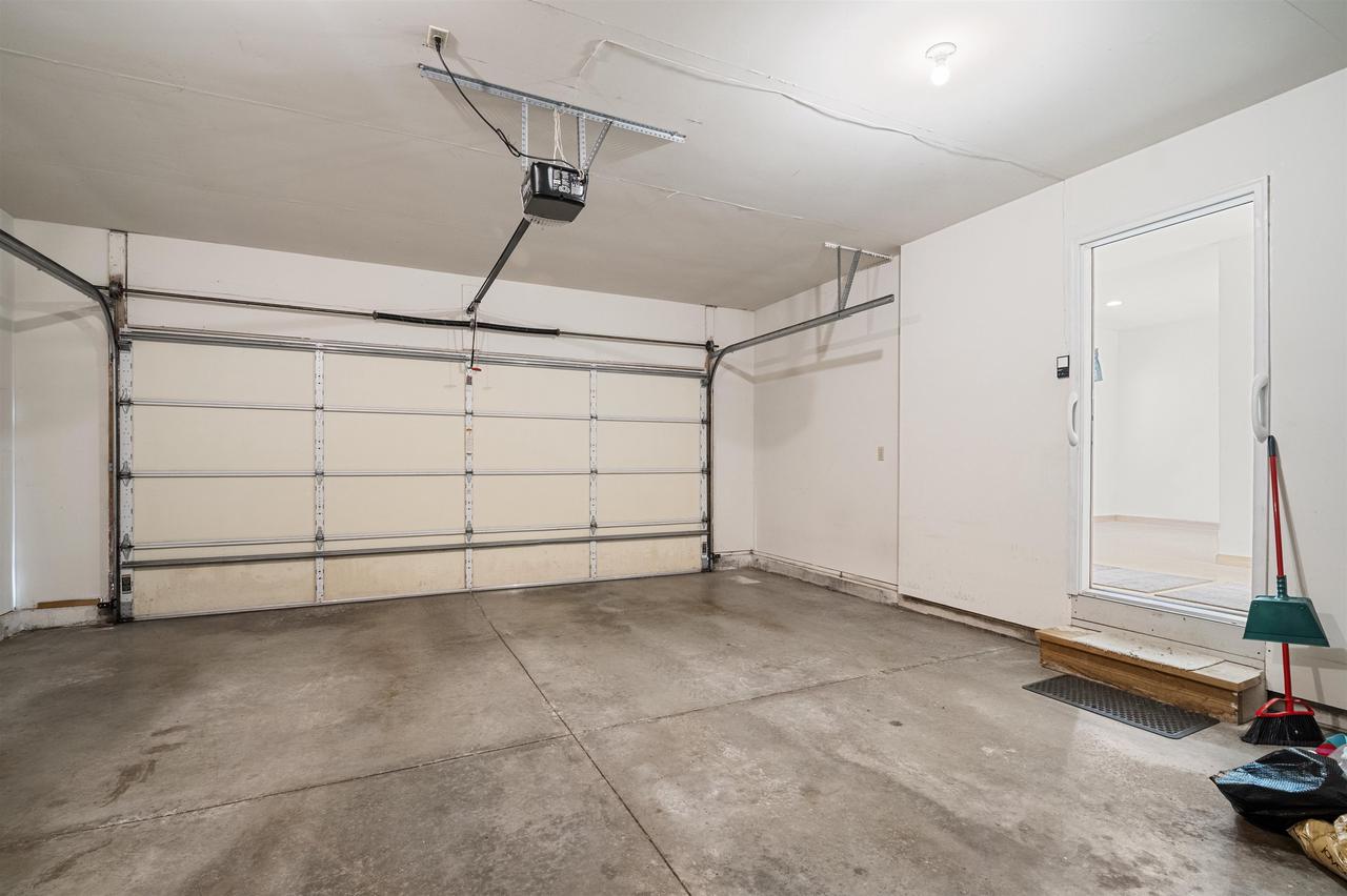 N6009 Heritage Drive 12