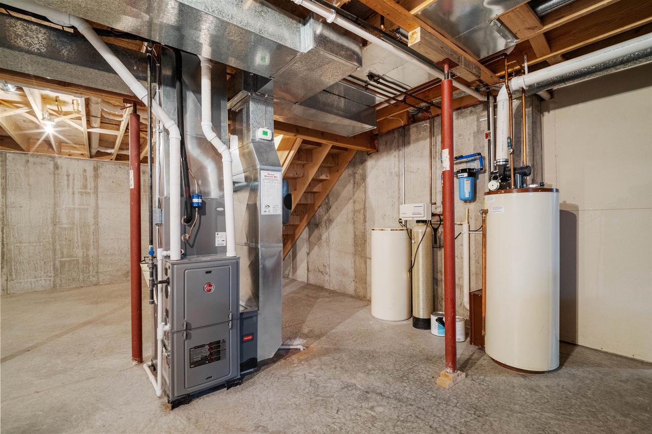 N6009 Heritage Drive 12