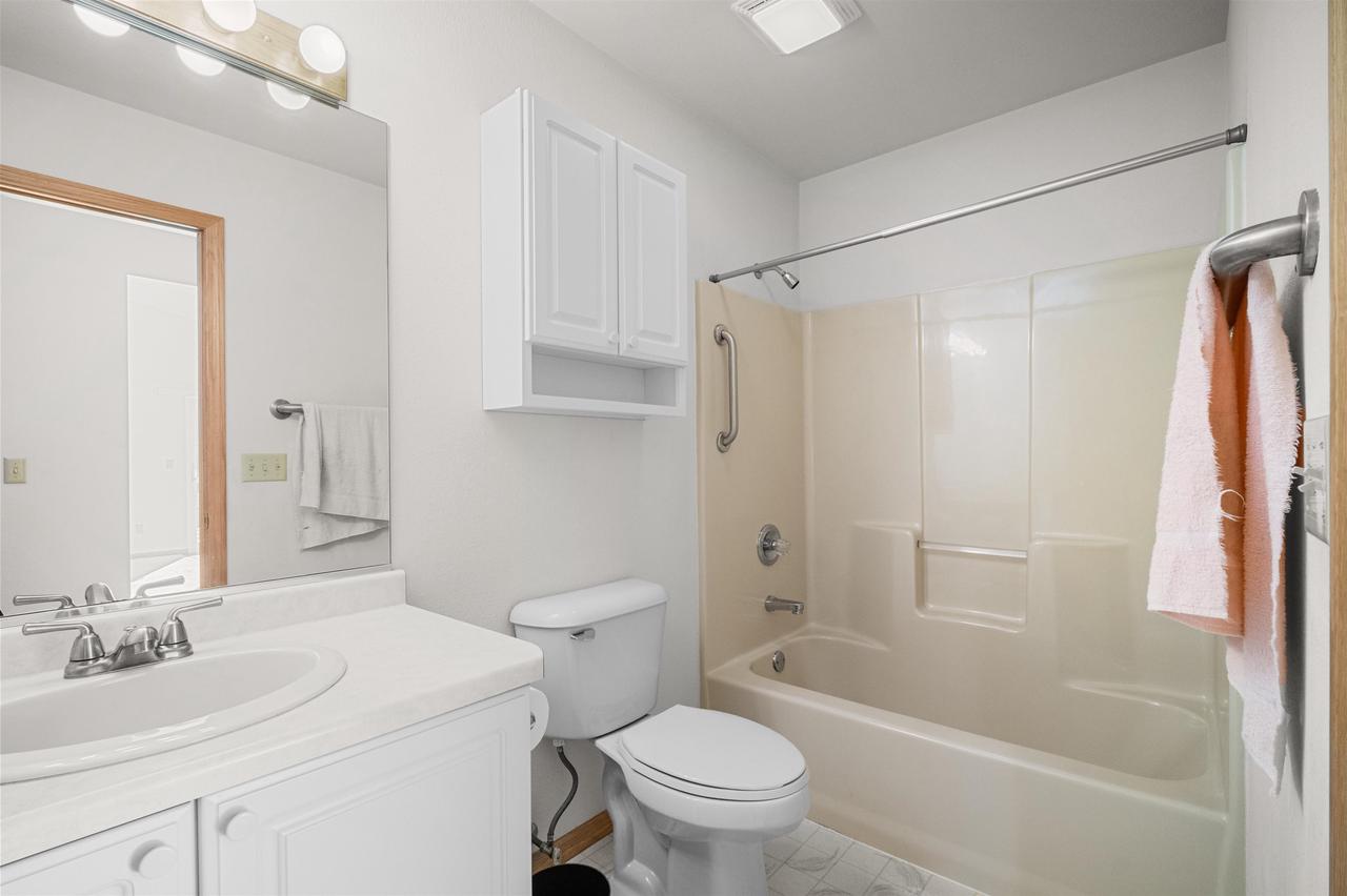 N6009 Heritage Drive 12