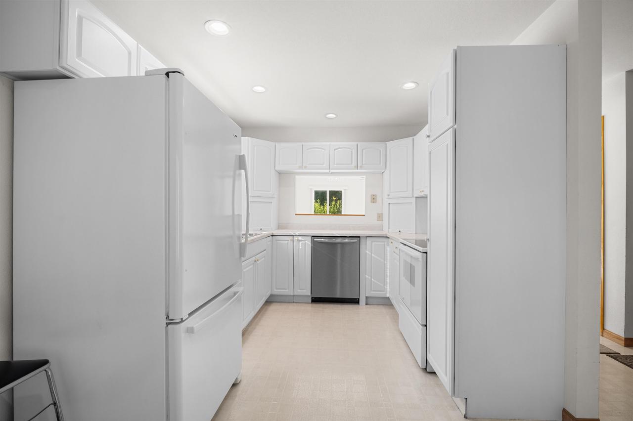 N6009 Heritage Drive 12