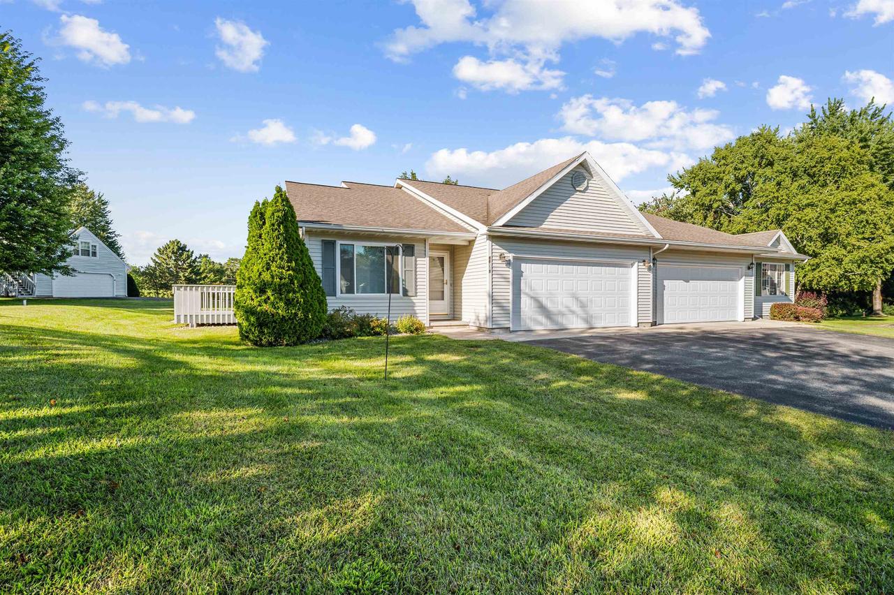 N6009 Heritage Drive 12