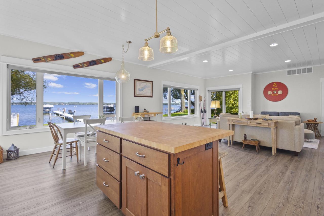 W3132 Blackbird Point Lane