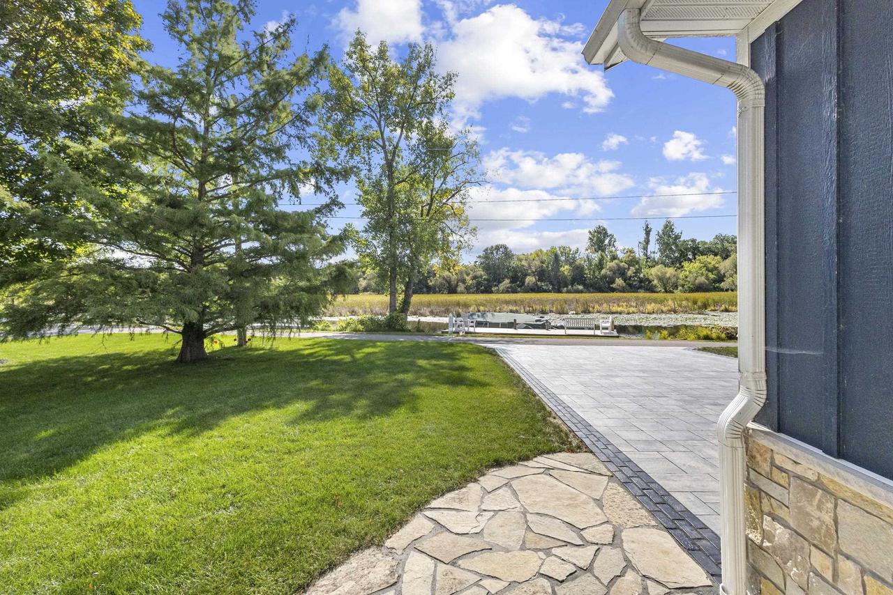 W3132 Blackbird Point Lane