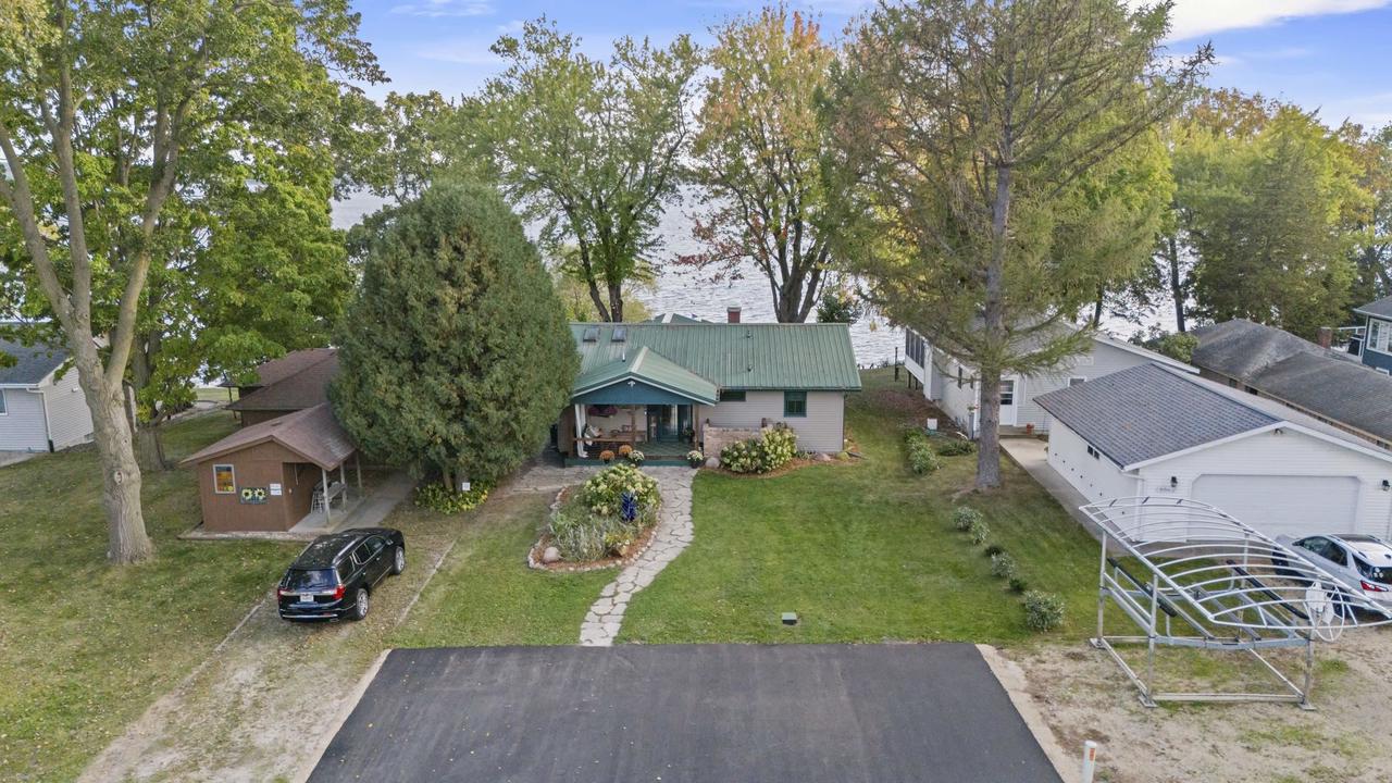 W3385 & W3380 Orchard Avenue