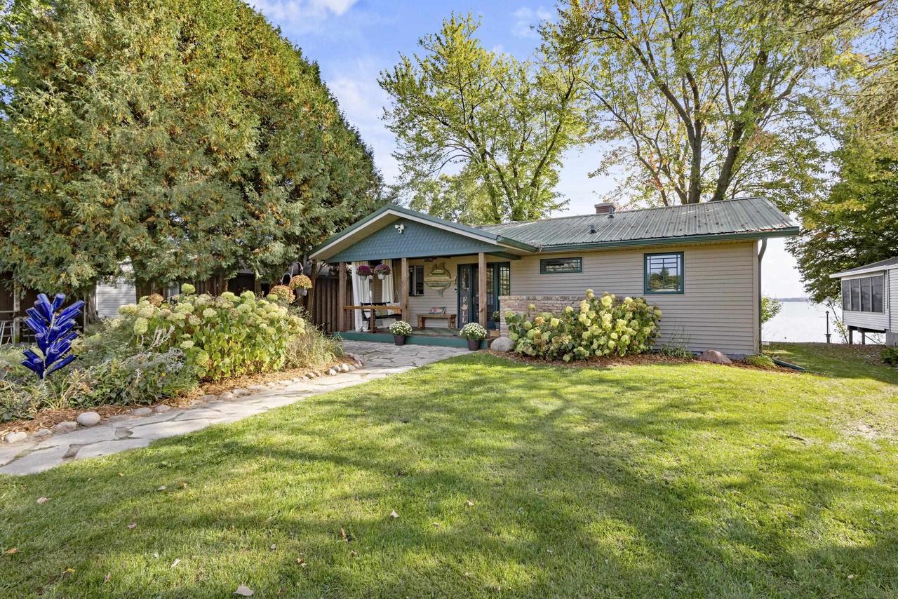 W3385 & W3380 Orchard Avenue