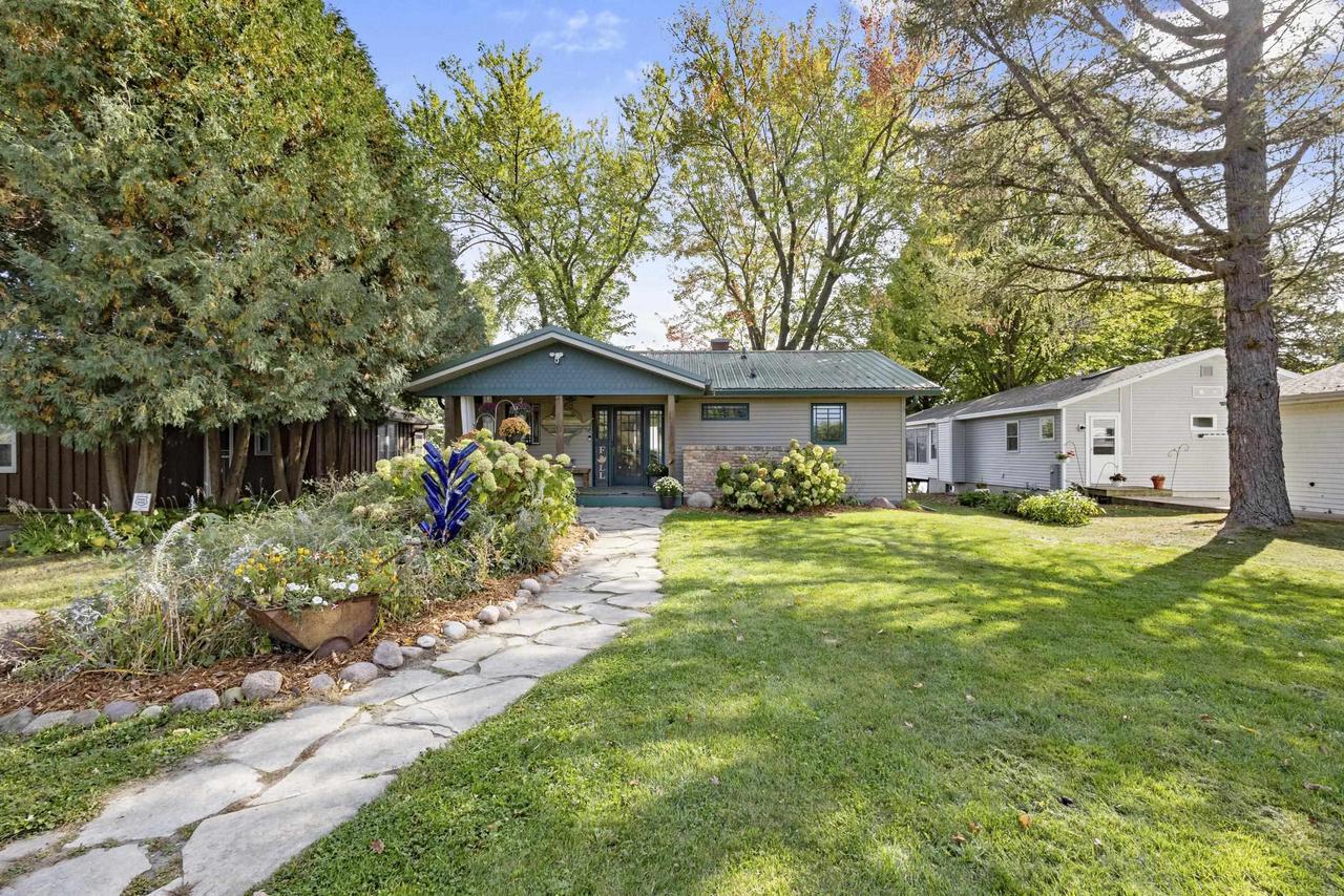 W3385 & W3380 Orchard Avenue